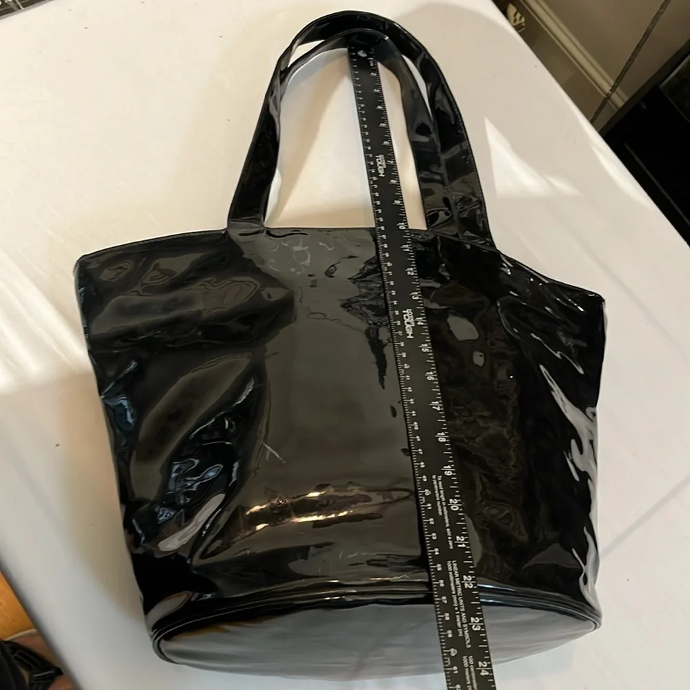 Elizabeth Arden large black patent leather tote bag 2 handles